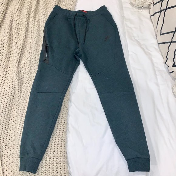 mens nike joggers xs